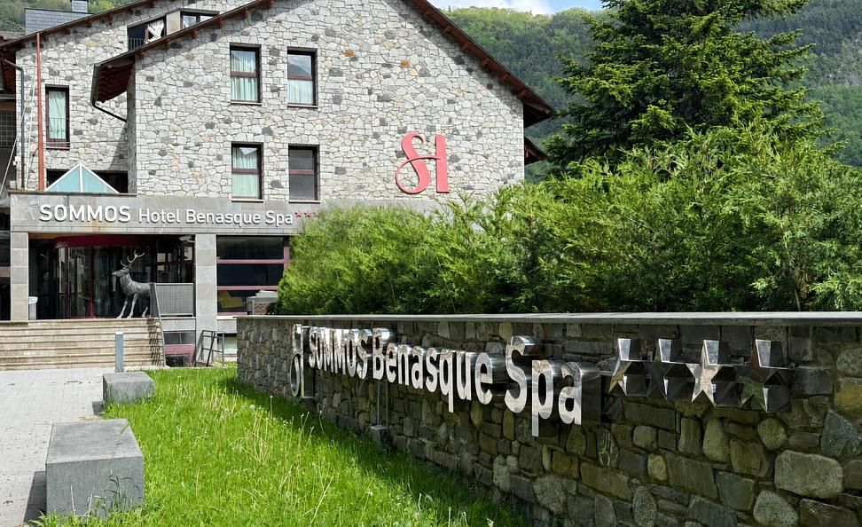 SOMMOS Hotel Benasque Spa abre la temporada de verano con cuatro estrellas