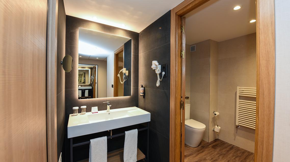 Chambre familiale (2 adultes + 2 enfants)