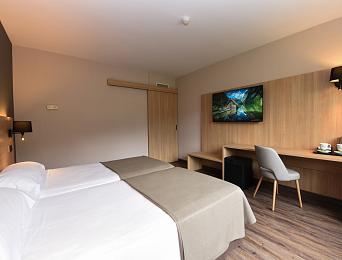 Chambre familiale (2 adultes + 2 enfants)