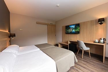 Chambre familiale (2 adultes + 2 enfants)