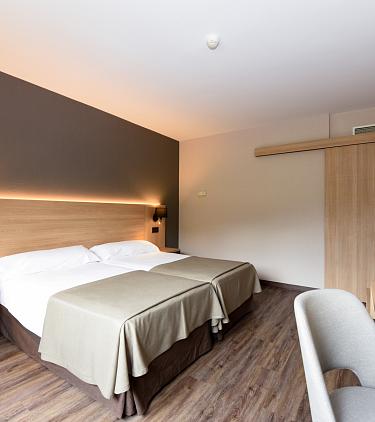 Chambre familiale (2 adultes + 2 enfants)