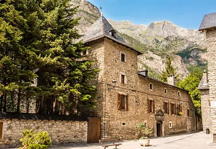 Explore the Benasque Valley in spring